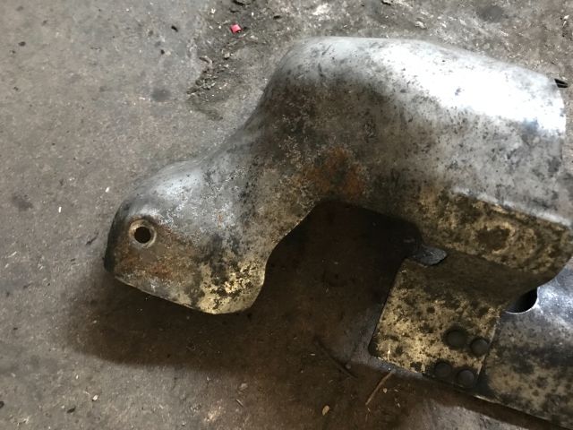 bontott HYUNDAI TRAJET Leömlő Hővédő Lemez