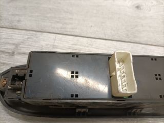 bontott HYUNDAI TRAJET Ablakemelő Kapcsoló Négyes / Kettes