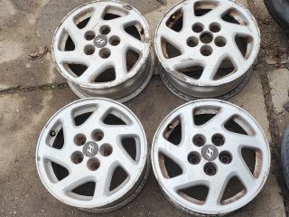 bontott HYUNDAI TRAJET Alufelni Szett