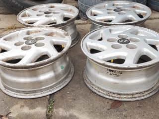 bontott HYUNDAI TRAJET Alufelni Szett