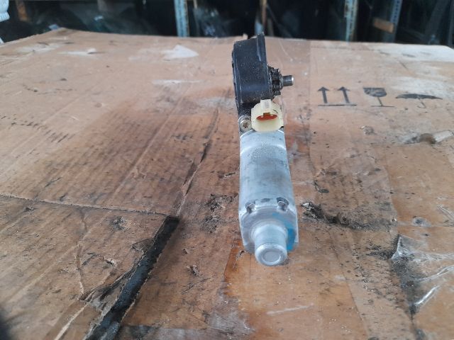 bontott HYUNDAI TRAJET Bal első Ablakemelő Elektronika