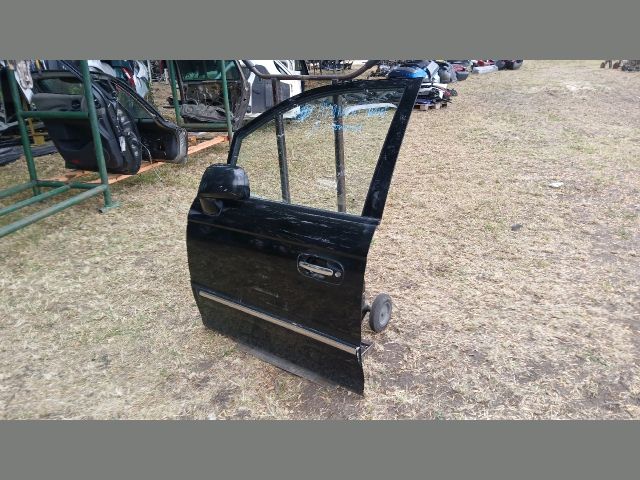 bontott HYUNDAI TRAJET Bal első Ajtó (Részeivel)