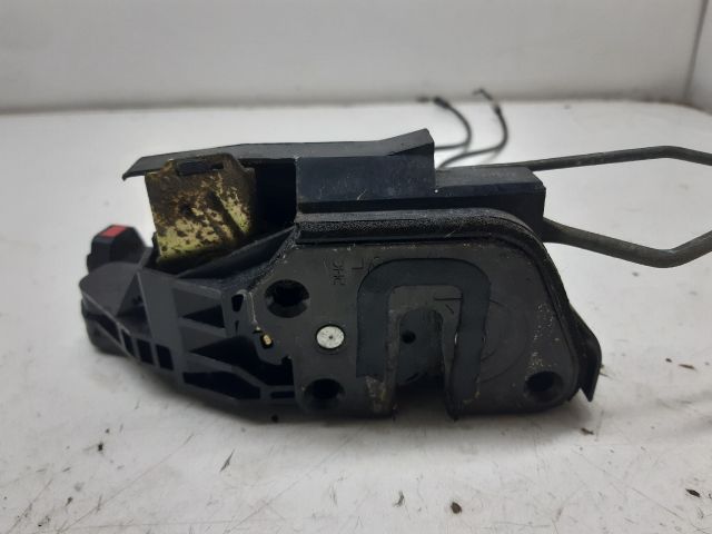 bontott HYUNDAI TRAJET Bal első Ajtózár