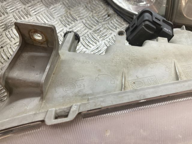 bontott HYUNDAI TRAJET Bal Fényszóró