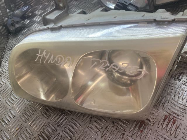 bontott HYUNDAI TRAJET Bal Fényszóró