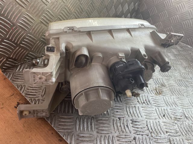 bontott HYUNDAI TRAJET Bal Fényszóró