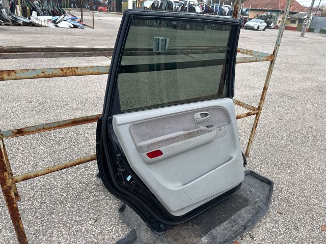 bontott HYUNDAI TRAJET Bal hátsó Ajtó (Részeivel)