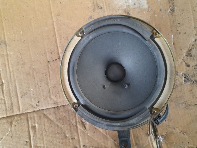 bontott HYUNDAI TRAJET Bal hátsó Hangszóró