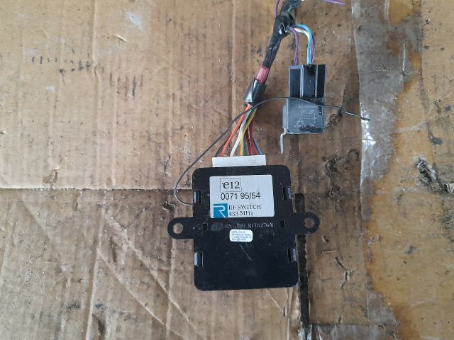 bontott HYUNDAI TRAJET Elektronika (Magában)