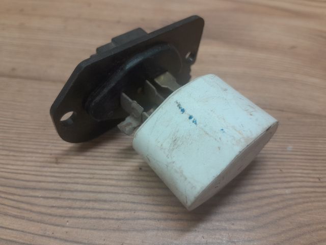 bontott HYUNDAI TRAJET Előtét Ellenállás Fűtőmotor