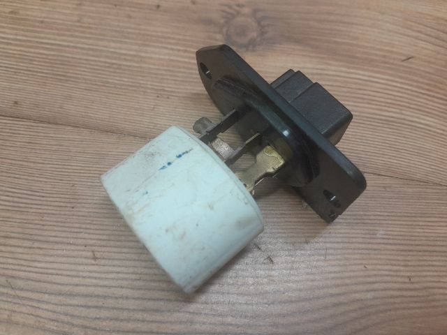 bontott HYUNDAI TRAJET Előtét Ellenállás Fűtőmotor