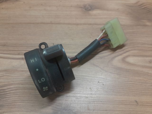 bontott HYUNDAI TRAJET Fűtéskapcsoló