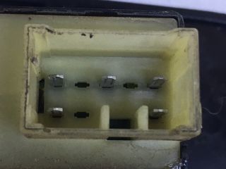 bontott HYUNDAI TRAJET Jobb első Ablakemelő Kapcsoló