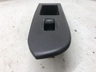 bontott HYUNDAI TRAJET Jobb első Ablakemelő Kapcsoló