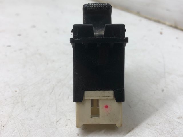 bontott HYUNDAI TRAJET Jobb első Ablakemelő Kapcsoló