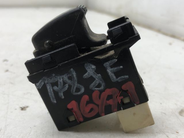 bontott HYUNDAI TRAJET Jobb első Ablakemelő Kapcsoló