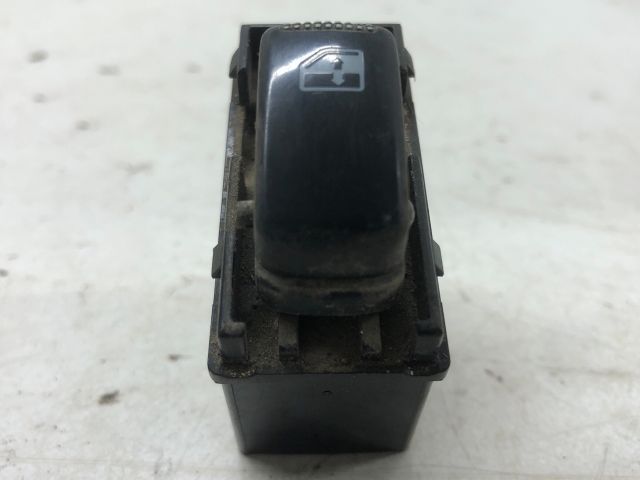 bontott HYUNDAI TRAJET Jobb első Ablakemelő Kapcsoló