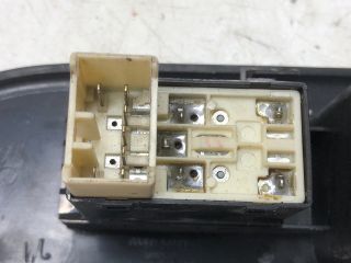 bontott HYUNDAI TRAJET Jobb első Ablakemelő Kapcsoló