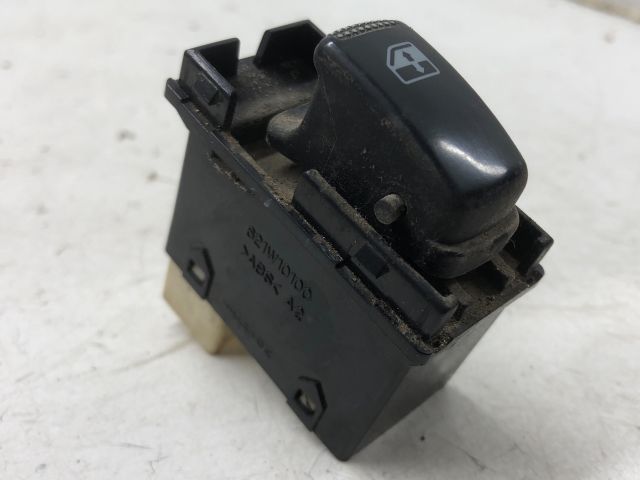 bontott HYUNDAI TRAJET Jobb első Ablakemelő Kapcsoló