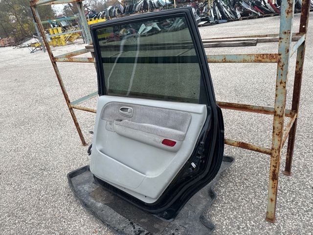 bontott HYUNDAI TRAJET Jobb hátsó Ajtó (Részeivel)