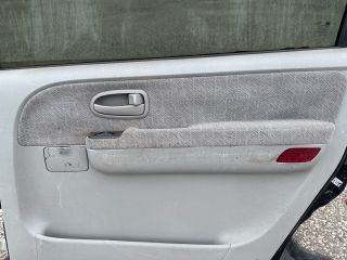 bontott HYUNDAI TRAJET Jobb hátsó Ajtó (Részeivel)