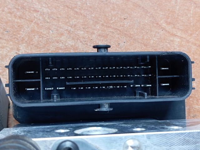 bontott HYUNDAI TUCSON ABS Kocka