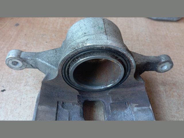 bontott HYUNDAI TUCSON Bal első Féknyereg Munkahengerrel