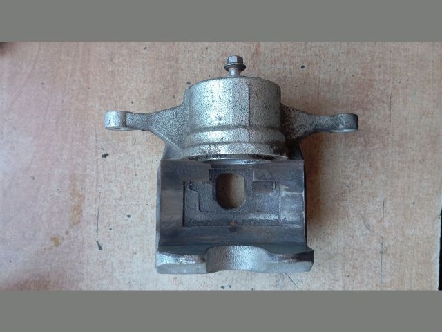 bontott HYUNDAI TUCSON Bal első Féknyereg Munkahengerrel