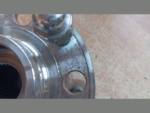 bontott HYUNDAI TUCSON Bal első Kerékagy