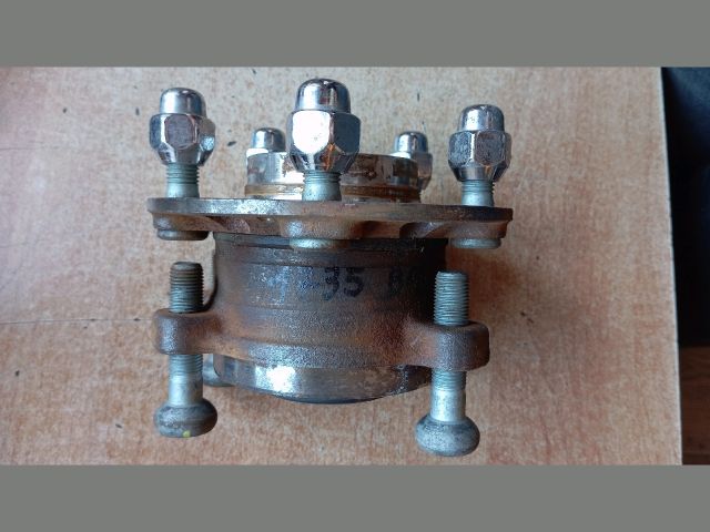 bontott HYUNDAI TUCSON Bal első Kerékagy