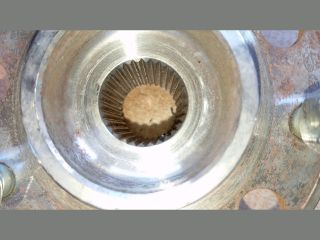 bontott HYUNDAI TUCSON Bal első Kerékagy