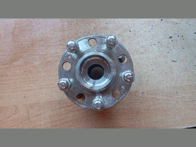 bontott HYUNDAI TUCSON Bal első Kerékagy