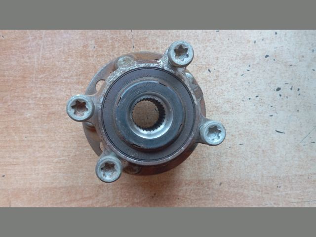 bontott HYUNDAI TUCSON Bal első Kerékagy