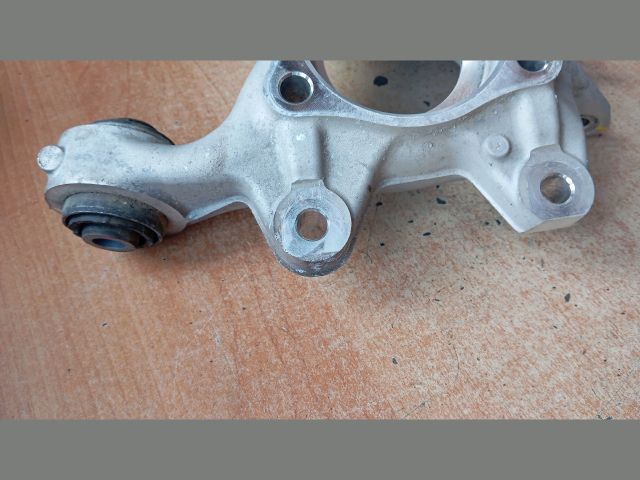 bontott HYUNDAI TUCSON Bal hátsó Csonkállvány