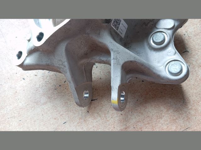 bontott HYUNDAI TUCSON Bal hátsó Csonkállvány