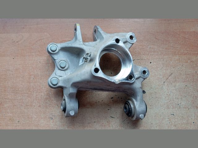 bontott HYUNDAI TUCSON Bal hátsó Csonkállvány