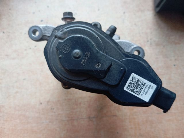 bontott HYUNDAI TUCSON Bal hátsó Féknyereg Munkahengerrel