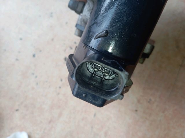 bontott HYUNDAI TUCSON Bal hátsó Féknyereg Munkahengerrel