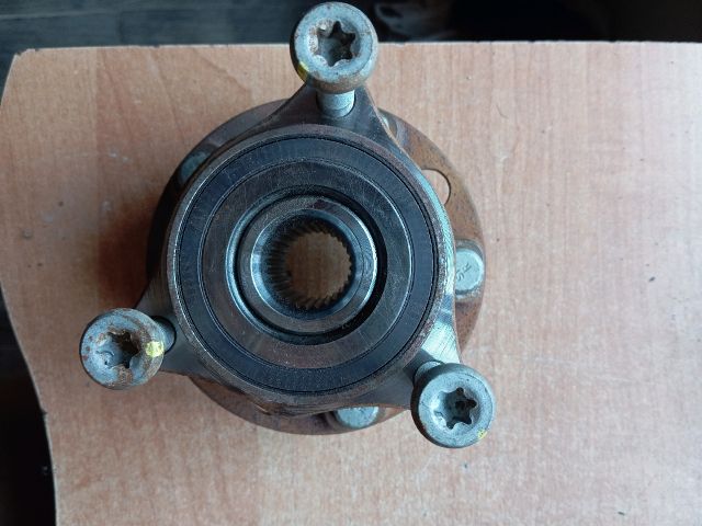 bontott HYUNDAI TUCSON Bal hátsó Kerékagy