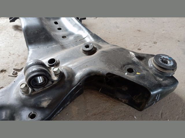 bontott HYUNDAI TUCSON Első Bölcső