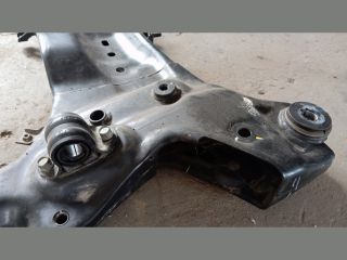 bontott HYUNDAI TUCSON Első Bölcső