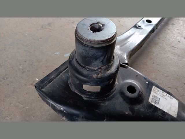 bontott HYUNDAI TUCSON Első Bölcső