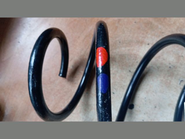 bontott HYUNDAI TUCSON Első Rugó