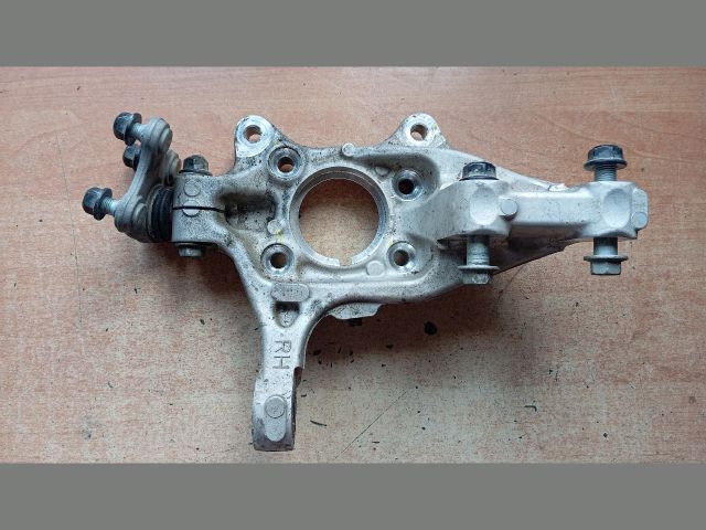 bontott HYUNDAI TUCSON Jobb első Csonkállvány