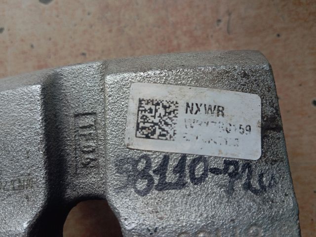 bontott HYUNDAI TUCSON Jobb első Féknyereg Munkahengerrel