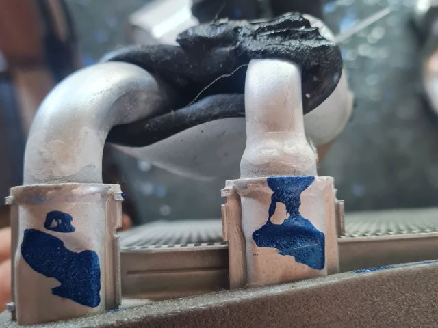 bontott HYUNDAI TUCSON Klímahűtő Radiátor