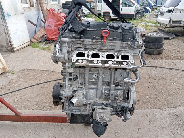 bontott HYUNDAI TUCSON Motor (Fűzött blokk hengerfejjel)