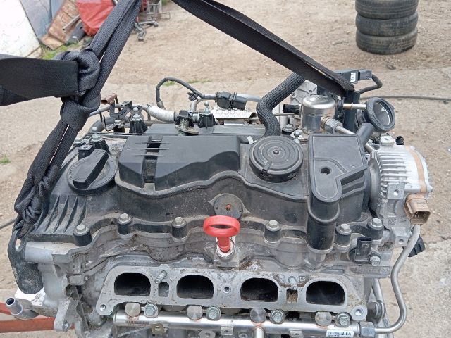 bontott HYUNDAI TUCSON Motor (Fűzött blokk hengerfejjel)