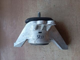 bontott HYUNDAI TUCSON Motor Tartó Bak (Fém)