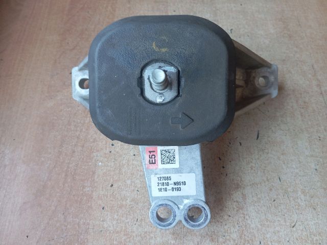 bontott HYUNDAI TUCSON Motor Tartó Bak (Fém)